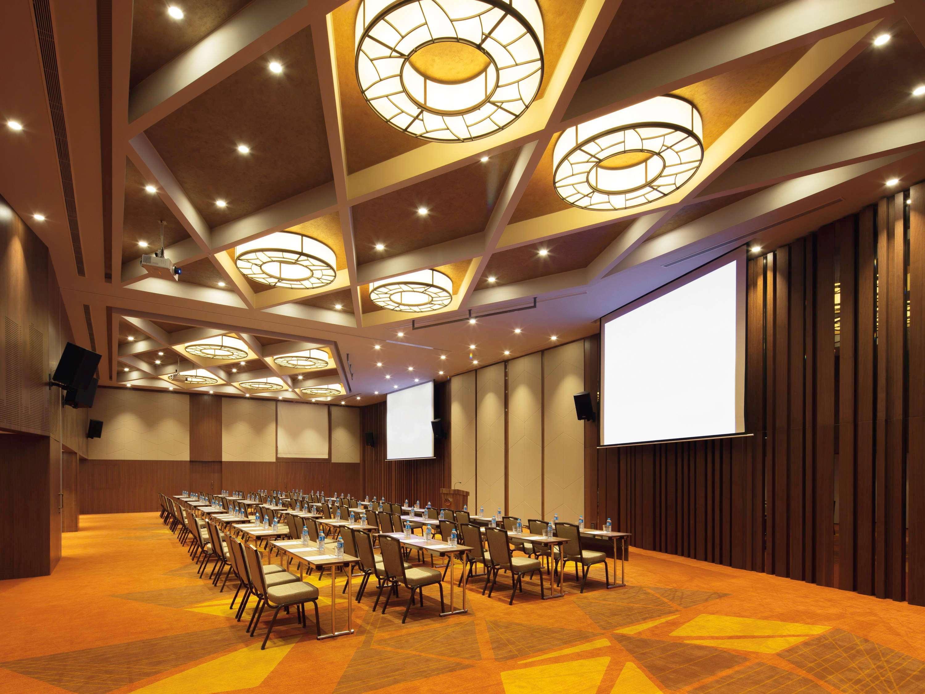 Mövenpick Istanbul Hotel Golden Horn Exteriör bild The Grand Ballroom