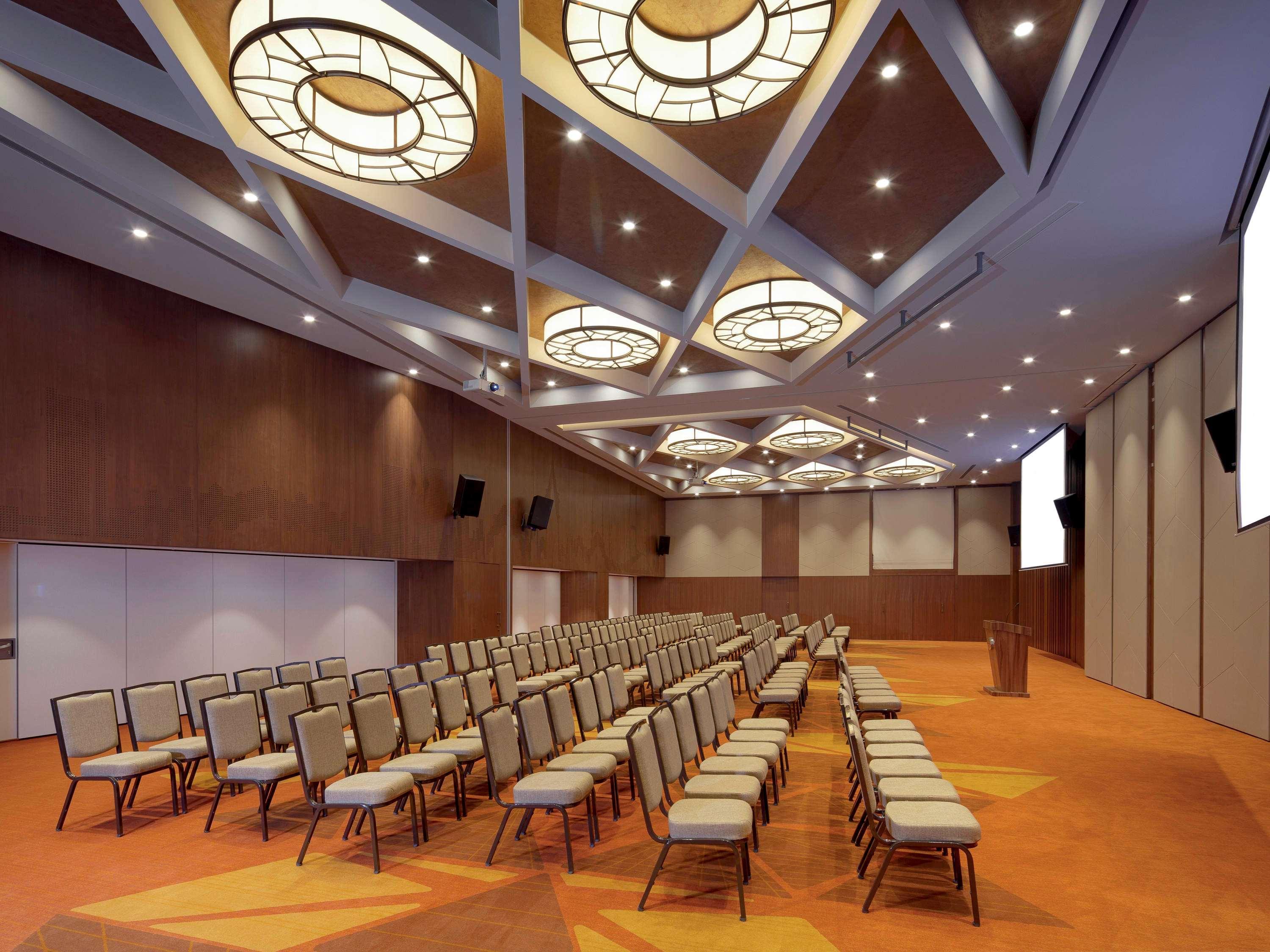 Mövenpick Istanbul Hotel Golden Horn Exteriör bild The ballroom
