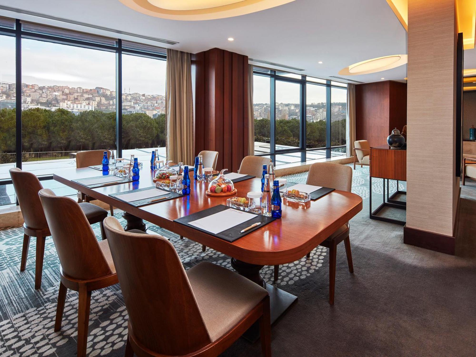 Mövenpick Istanbul Hotel Golden Horn Exteriör bild Meeting room